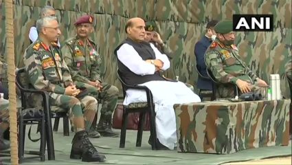चलाख चीनच्या हालचालींवर नजर ठेवण्यासाठी राजनाथ सिंह लडाख दौऱ्यावर