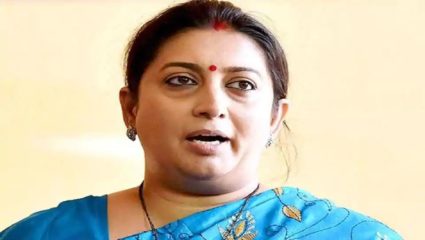 लिखित स्वरुपात माफी मागा, स्मृती इराणींकडून काँग्रेसच्या तीन नेत्यांना नोटीस