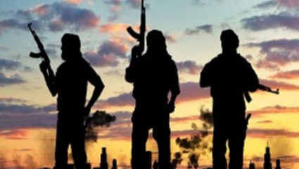 अनंतनाग भागात चकमक – लष्कर ए तोयबाच्या ३ दहशतवाद्यांना मारण्यात भारतीय जवानांना आलं यश