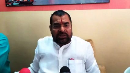 नेहरूंनी केला महात्मा गांधींच्या विचारांचा खून, सदाभाऊ खोत असं का म्हणाले ? वाचा सविस्तर