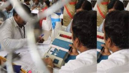 महाराष्ट्राने भाजप महायुतीला नाकारले; तर मविआचे जोरदार स्वागत; महायुतीला 17, तर आघाडीला 30 जागा, इतर अपक्ष 1