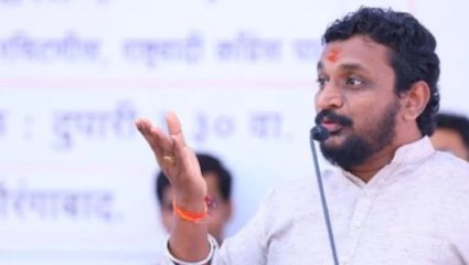 राष्ट्रपती राजवटीची मागणी करणाऱ्या नवनीत राणांना मिटकरींचे सणसणीत उत्तर,  म्हणाले…