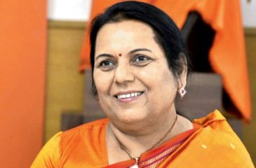 बा विठ्ठला राज्यावरील दुष्काळाचे संकट दूर कर : डॉ. नीलम गोऱ्हे 