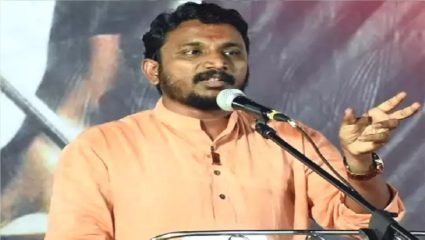 मुख्यमंत्र्यांनी फडणवीसांना ‘पीए’ म्हणून ठेवल्याने त्यांचे आभार, अमोल मिटकरींचा टोला
