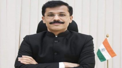 तुकाराम मुंडे यांचा आदेश.. अन गडबडीत नावे गायब ; सोलापूर झेडपीच्या आरोग्य विभागातील प्रकार