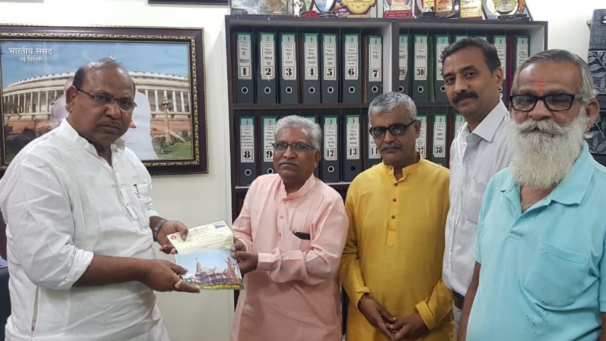Tk Ramdas खासदार रामदास तडस यांनी मंदिरासाठी दिला २ लाखांचा निधी | Navarashtra