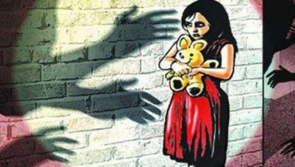 ड्रायव्हर काका करतात बॅड टच, 3 वर्षाच्या चिमुकलीनं स्कूलबस मधला प्रकार केला उघड