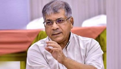 प्रकाश आंबेडकरांचा मोठा आरोप! भीमा कोरेगाव दंगलीत प्रशासनाची भूमिका संशयास्पद; आंबेडकरांची सरकारकडे चौकशीची मागणी