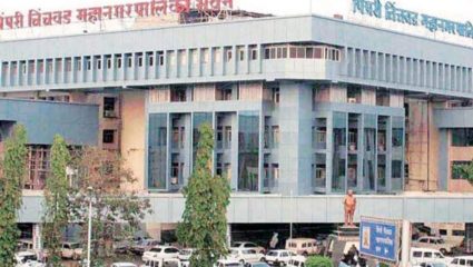 पिंपरी-चिंचवड शहरातील अनधिकृत फलकांवर कारवाई, फक्त 1 हजार 136 अधिकृत जाहिरात फलक