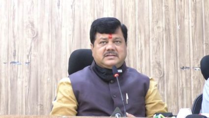 हवेत बाण मारुन उपयोग होणार नाही कारण आरोपांमध्ये काहीच तथ्य नाही, प्रविण दरेकरांनी दिलं प्रत्युत्तर