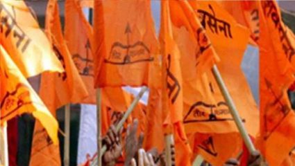 अरे आवाज कुणाचा… शिवसेनेचा… संजय राऊतांना सपोर्ट करण्यासाठी नाशिकमधून मोठ्या संख्येने शिवसैनिक मुंबईला रवाना