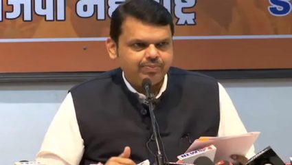 आज गोपीनाथ मुंडे असते तर सरकारची ओबीसी आरक्षण रद्द करण्याची हिंमत झाली नसती, फडणवीसांनी जागवल्या लोकनेत्याच्या आठवणी