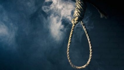 तरुणांमध्ये आत्महत्येच्या प्रमाणात मोठी वाढ, देशात २०२० साली १.५३ लाख लोकांनी केल्या आत्महत्या, आत्महत्या करणाऱ्यांपैकी ६७ टक्के १८ ते ४५ वयोगटातील