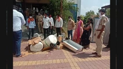 भाजप नेत्याने वैयक्तिक देणगीतून उभी केली विद्युतदाहिनी; मनसेच्या कार्यकर्त्यांनी येऊन केली तोडफोड