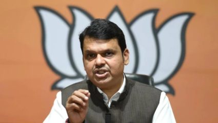 अमरावतीत रेमडेसिव्हिरचा काळाबाजार; फडणवीसांचे पोलीस महासंचालकांना पत्र