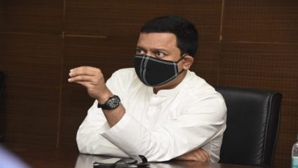कोविड परिस्थितीमुळे आरोग्य विद्यापीठाच्या परीक्षांबाबत अमित देशमुख यांचे फेरप्रस्तावाचे निर्देश