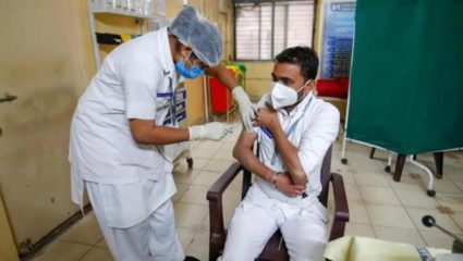 केंद्राच्या एसओपीनुसार कारागृहातील कैद्याचे लसीकरण करा; उच्च न्यायालयाने टोचले राज्य सरकारचे कान