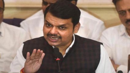 फडणवीस आणि अमित शाह यांच्या भेटीनंतर तर्कवितर्कांना उधाण, महाराष्ट्रात ऑपरेशन लोटसची शक्यता ?