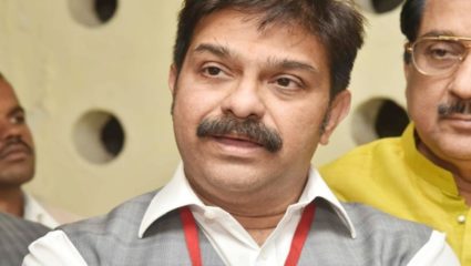 राष्ट्रवादी काँग्रेस पक्षाचे अध्यक्ष शरद पवार यांना पत्र लिहून नवाब मलिक यांच्या वक्तव्याची दखल घेण्याची प्रसाद लाड यांनी केली मागणी