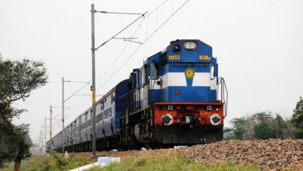 १२ पास आहात? रेल्वे देत आहे नोकरीची सुवर्णसंधी; आताच ‘या’ ठिकाणी करा अर्ज