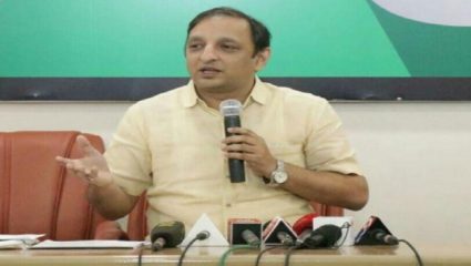 वेदांता फॉक्सकॉन प्रकल्प गुजरातला नेण्याने महाराष्ट्राचेच नव्हे तर देशाचेही नुकसान : सचिन सावंत
