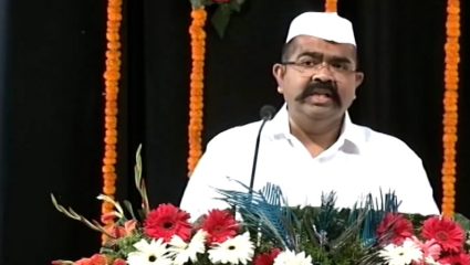 आरक्षणासाठी ओबीसी मंत्री एकत्र, मराठा मंत्री बघ्याच्या भूमिकेत; नरेंद्र पाटील यांनी व्यक्त केली खंत