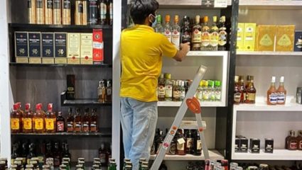‘ती’ कारवाई मागे घ्या; हायकोर्टाचा परवानाधारक दारू विक्रेत्यांना दिलासा