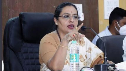 पंतप्रधान पीकविमा योजनेचा विमा कंपन्यांना फायदा; अ‍ॅड. यशोमती ठाकूर यांचा आरोप, योजनेत बदल करण्याची मागणी