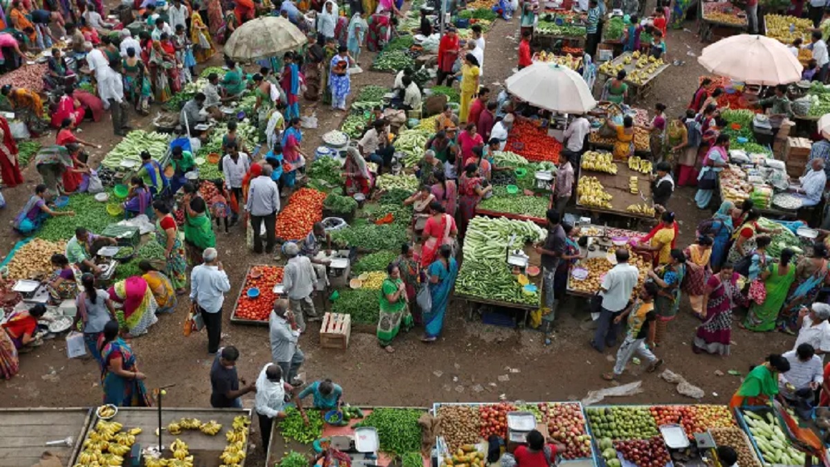 मग कोरोना घात करणार हे नक्की : “निर्बंध शिथिल होताच गर्दी वाढू लागली आहे, काळजी घ्या”, केंद्रीय सचिवांचा राज्यांना सतर्कतेचा इशारा!