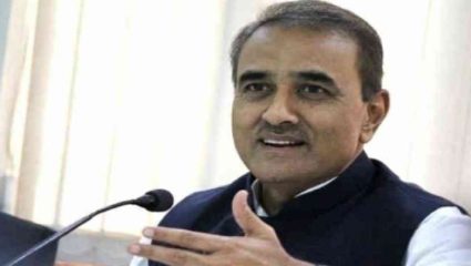 “अन तेव्हा मी हसत होतो” ;  राष्ट्रवादीचे बंडखोर नेते प्रफुल्ल पटेल यांनी विरोधी एकता बैठकीला टोला लगावला