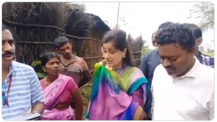 अन् नवनीत राणा यांना रडू कोसळलं; पावसामुळे घरांची पडझड, नागरिकांवर उपासमारीची वेळ