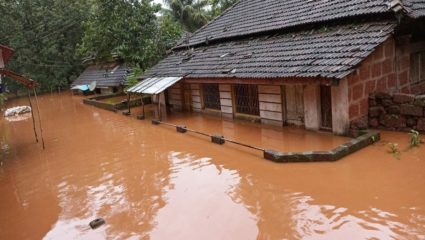 भाजपा नगरसेवक एक महिन्याचे वेतन पूरग्रस्तांना देणार