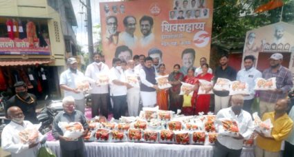 कसबा बावड्यातील पूरग्रस्त कुटुंबाला शिवसेना मदत करणार : राजेश क्षीरसागर