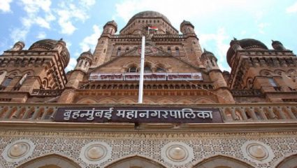 कथित रस्ते घोटाळ्यातील कंत्राटदाराला वाहनतळाचे कंत्राट, फेरविचार करण्याची काँग्रेसची मागणी