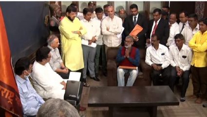 एसटी कर्मचाऱ्यांच्या संपाला राज ठाकरे यांचा पाठिंबा; पण, एका अटीवर