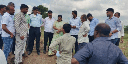 पाणंद-शिव रस्त्याची प्रांताधिकाऱ्यांकडून पाहणी