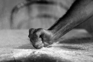 ऑफिसच्या कामाचा ताण, बायकोसोबत भांडण, गर्लफ्रेंड सोबत होणारे वाद यामुळे चिडचिड; तोडफोड करुन राग शांत करण्यासाठी भारतात खास ‘ब्रेकरूम’ 