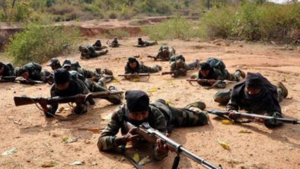 मध्यप्रदेशच्या बालाघाटमध्ये नक्षलवाद्यांनी दोन गावकऱ्यांची हत्या केली, तर महाराष्ट्रातील गडचिरोलीत ४ नक्षलवाद्यांचा खात्मा