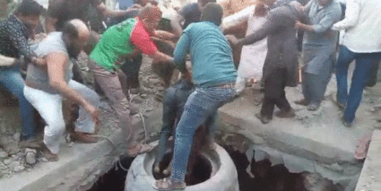 ड्रेनेजचे काम करताना चेंबरमध्ये पडून ४ जणांचा गुदमरून मृत्यू