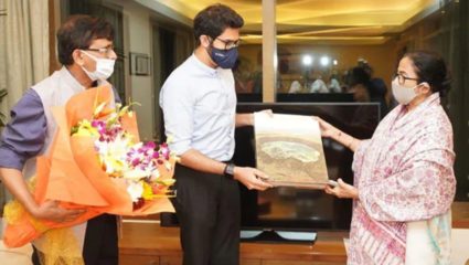 मराठीत संवाद साधत ममता बँनर्जीनी जिंकली उपस्थितांची मने!