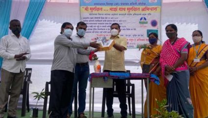 लस न घेतलेले लोक गावाला धोकादायक : सीईओ दिलीप स्वामी