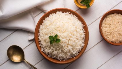 रोज भात खात आहात? पण योग्य वेळी खाल्लात तर होतील ‘असे’ फायदे