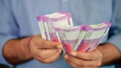 दहावीच्या परीक्षार्थीकडे हॉलतिकीट देण्यासाठी संस्थाचालकाकडून 30 हजारांची लाच, औरंगाबादमधला धक्कादायक प्रकार!