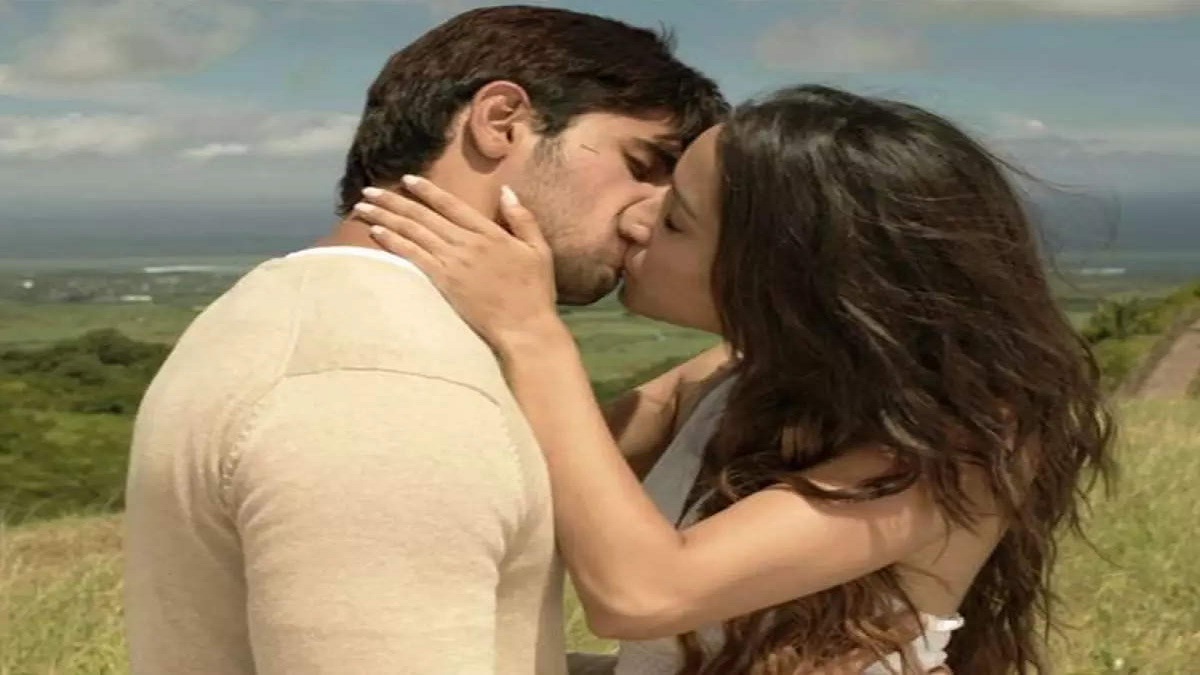 Kiss Day Place Where You Cannot Kiss Women On Sunday Know 5 Fun Facts About Kissing Read The Full Details In Marathi Nrvb