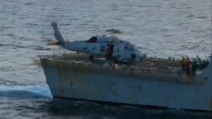 Russian Ukraine Tension : रशियन नौदलाच्या ३० युद्धनौकांनी काळ्या समुद्रात लावली आग, अमेरिकेने टॉमाहॉक क्षेपणास्त्रांनी सुसज्ज ४ विनाशिकाही पाठविल्या