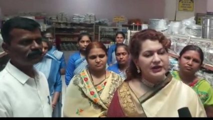 सुपर मार्केटमध्ये वाईन विक्रीचा निर्णय रद्द करा : स्वयंप्रभादेवी मोहिते पाटील