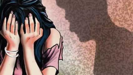 नात्याला काळीमा फासणारी घटना, घरातील मामेभावाने केला अल्पवयीन मुलीवर अत्याचार, पीडित तीन महिन्यांची गर्भवती