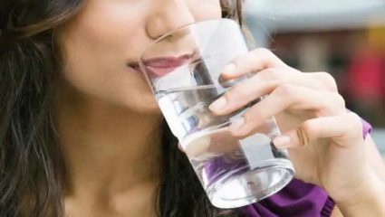 जाणून घ्या जास्त पाणी पिण्याचे धोके