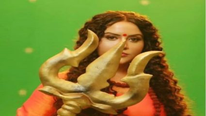 ‘व्हॅलेंटाइन डे’ला अमृता फडणवीस यांची शिवभक्ती आली समोर, नव्या गाण्यात धारण केला रुद्र अवतार