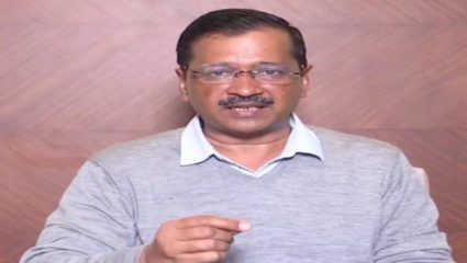 विरोधी पक्षांच्या आरोपांना अरविंद केजरीवालांनी दिलं प्रत्युत्तर – म्हणाले, ‘मी कदाचित सर्वात चांगला दहशतवादी असेन जो लोकांसाठी शाळा आणि रुग्णालयं बांधतो’
